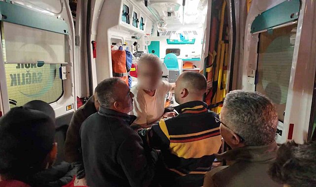 Kadıköy'de alkollü şahıs ekipleri uğraştırdı: "Ben iyiyim" diyerek tedaviyi reddetti