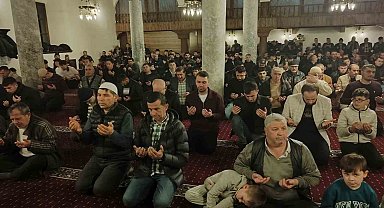 Kadir Gecesi huşu içinde idrak edildi