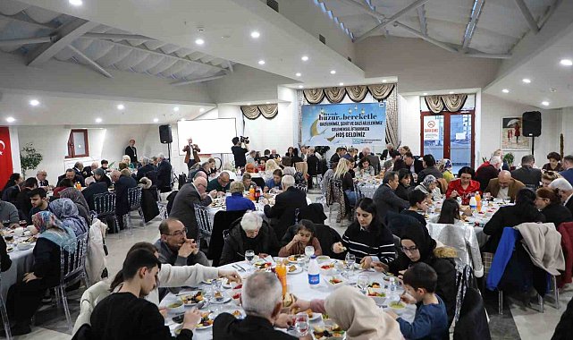 Kadir Gecesi'nde şehit ve gazi aileleri iftar sofrasında buluştu
