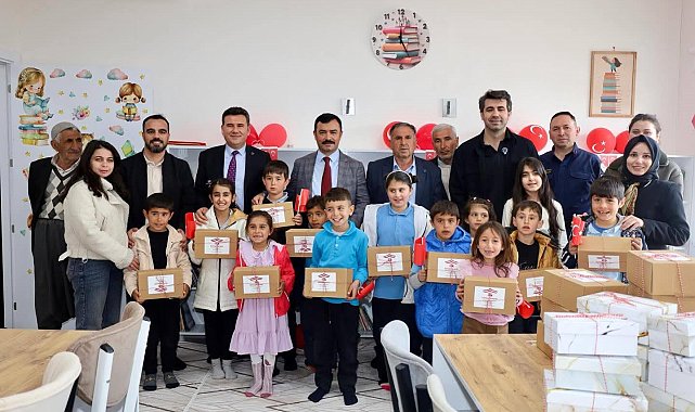 Kahta'daki köy okulunda kütüphane açıldı