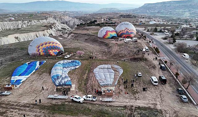 Kapadokya'da sıcak hava balon turlarına rüzgar engeli