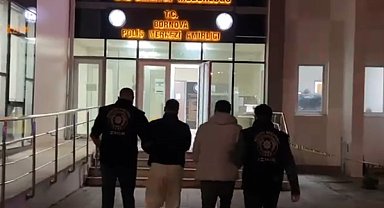 Kapıyı 'polisiz' diyerek açtırdılar, silahla vurup 550 bin lira parayı çaldılar