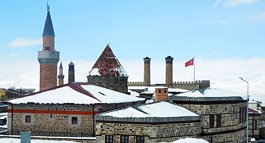 Kar Doğu'yu terk etmiyor