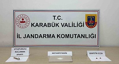 Karabük'te jandarmadan kaçakçılık ve uyuşturucu operasyonu: Silah, uyuşturucu ve kaçak telefon ele geçirildi