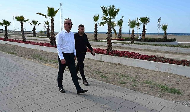 Karacabey'de park ve bahçelerde göz dolduran çalışmalar