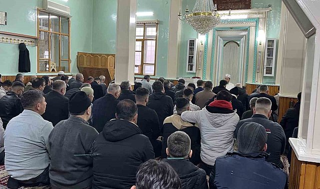 Karapınar'da Bayram Namazında camiler doldu