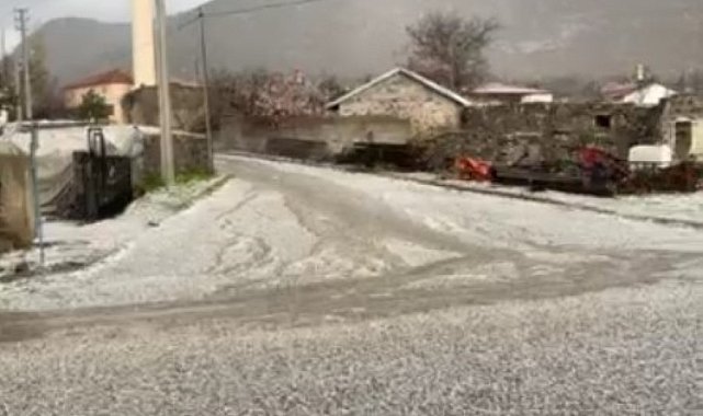 Karapınar'da dolu yağışı