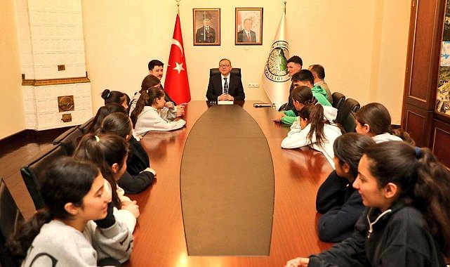 Kars'ı gururlandıran başarı: Şampiyon takım yarı finalde