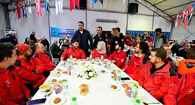 Kartal Belediyesi, Afet ve Arama Kurtarma ekiplerini iftar sofrasında buluşturdu
