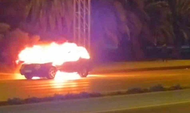 Kartal'da seyir halindeki araç alev alev yandı