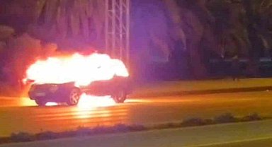 Kartal'da seyir halindeki araç alev alev yandı