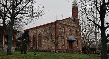 Kartepe'de bayram öncesi camilerde temizlik çalışması yapıldı