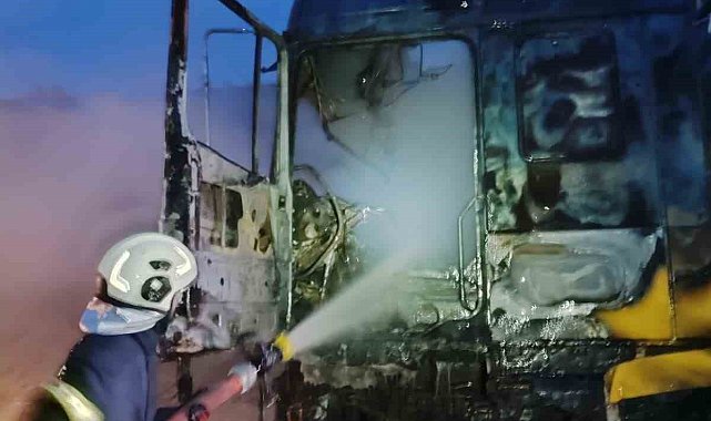 Kastamonu'da alevlere teslim olan seyir kullanılamaz hale geldi