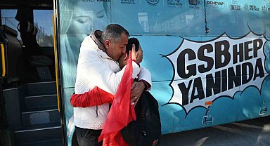 Katar'da mahsur kalan Türk sporcular memleketine döndü