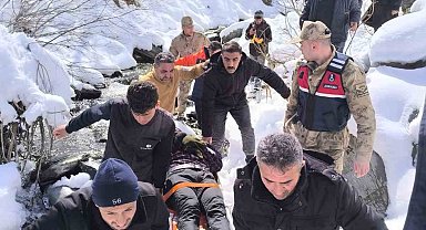Kayıp vatandaş donmak üzereyken Hasköy dağlarında bulundu
