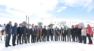 Kayseri Erciyes'te 'kökbörü' heyecanı