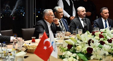 Kayseri iş dünyası Başkan Büyükkılıç'ı iftar sofrasında ağırladı