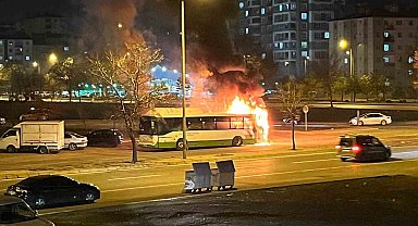 Kayseri'de halk otobüsü alev aldı