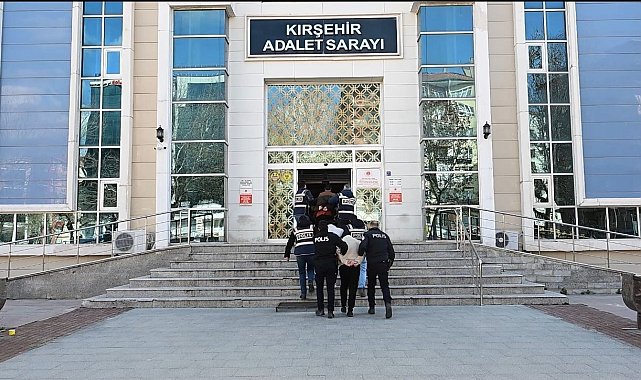 Kendilerini polis olarak tanıtıp dolandırdılar: 3 kişi tutuklandı