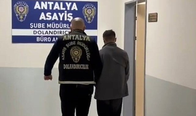 Kendisini MİT görevlisi olarak tanıtıp vatandaşı dolandıran şüpheli suçüstü yakalandı