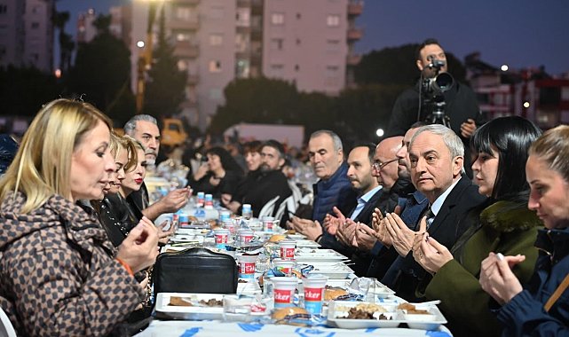 Kepez'de Ramazan bereketi: 5 mahalle tek sofra