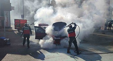 Keşan'da otomobilde çıkan yangın büyümeden söndürüldü
