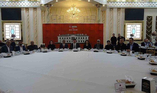 Kilis Valisi Kalaylı, muhtarlarla iftar programında buluştu