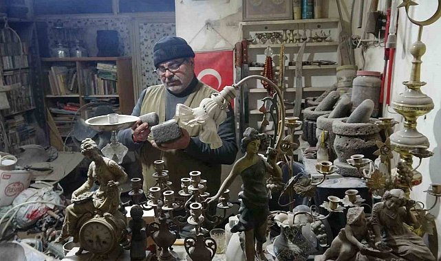 Kilis'te taş oymacılığının son ustası bayramda da tezgah başında