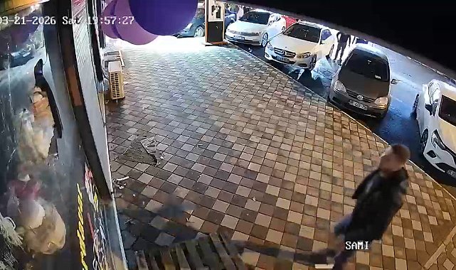 Kırılan bardak tartışmasında "Beni müşterilerin yanında rezil ediyorsun, ben yapacağımı biliyorum" diyen kadının kocası, iş yerinin camına kaldırım taşı fırlattı