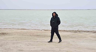 Kırşehir'de flamingolar fotoğraf tutkunlarının objektifine yansıdı