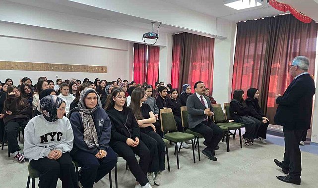 Kız meslek lisesinde bilim söyleşisi