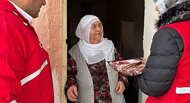 Kızılay Muradiye Şubesi'nden 8 Mart ziyareti