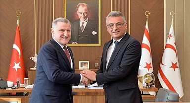 KKTC Cumhurbaşkanı Erhürman, Gençlik ve Spor Bakanı Bak'ı kabul etti