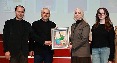 Kocaeli Gebze Okur Buluşmaları'nda Özgü Güler söyleşisi
