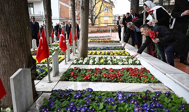 Kocaeli'de bayramda şehitliklerde dualar edildi