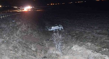 Kontrolden çıkan otomobil şarampole uçtu: 4 yaralı