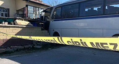 Konya'da kazada yaralanan 13 yaşındaki öğrenci kurtarılamadı