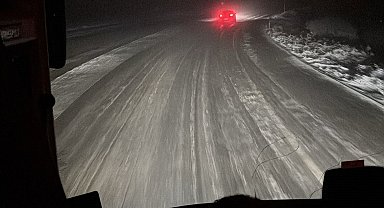 Kop Geçidi'nde tipi ve fırtına etkili oluyor