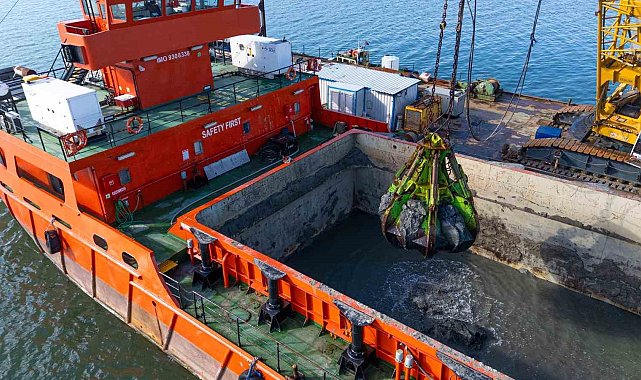 Körfez'den 1 milyon ton çamur çıkarıldı