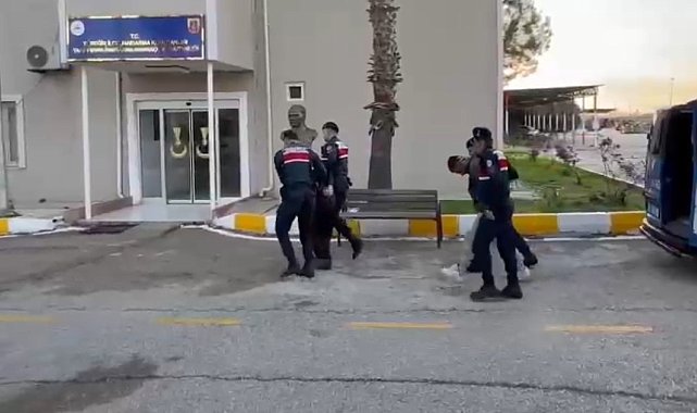 Kur'an-ı Kerim'lere zarar veren 2 kişi tutuklandı