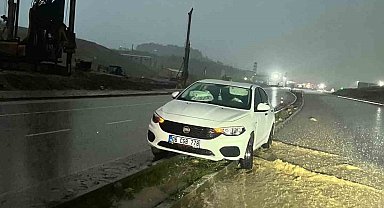 Kurtalan'da maddi hasarlı kaza