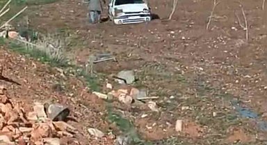 Kurtalan'da otomobil tarlaya uçtu: 1 yaralı