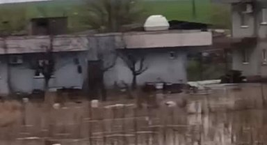 Kurtalan'da sağanak yağış sele dönüştü
