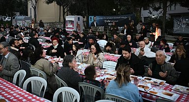 Kuşadası'nda Ramazan ayının bereketi paylaştıkça çoğalıyor