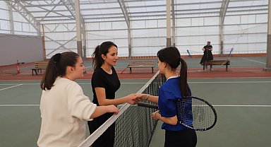 Kütahya'da 'Okullar Arası Gençler Tenis Müsabakaları' tamamlandı