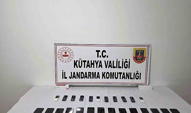Kütahya'da kaçak telefon operasyonu, 29 telefon ele geçirildi
