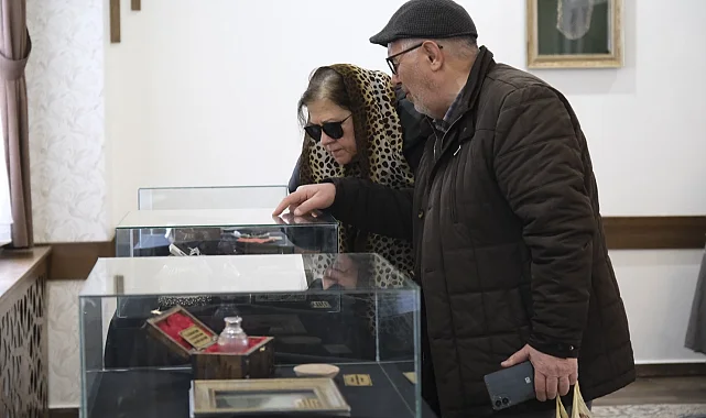 Kutsal Emanetler Bedesten'de