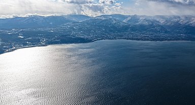 Kuvvetli yağış Sapanca Gölü'nü 8 santimetre yükseltti