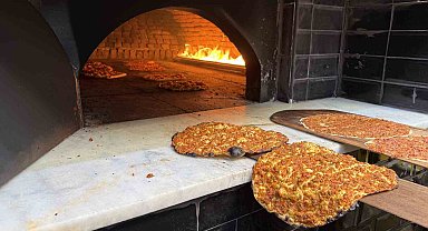 Lahmacun ustası "Maçı kazanırsak bin lahmacun dağıtacağım" dedi, sözünü tuttu