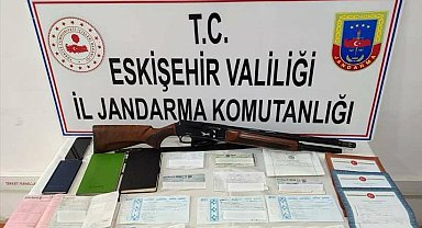 Mağdurlara zorla senet imzalatarak borçlandıran tefeci jandarmadan kaçamadı